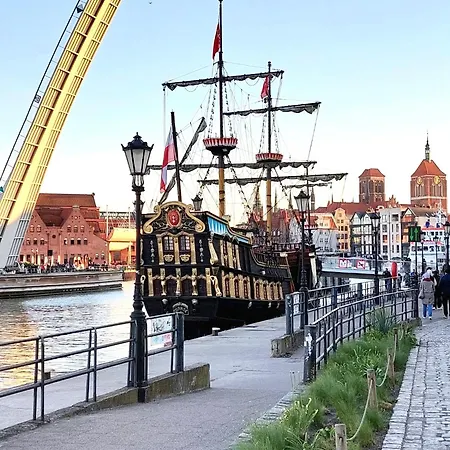 Kameralny 13 *